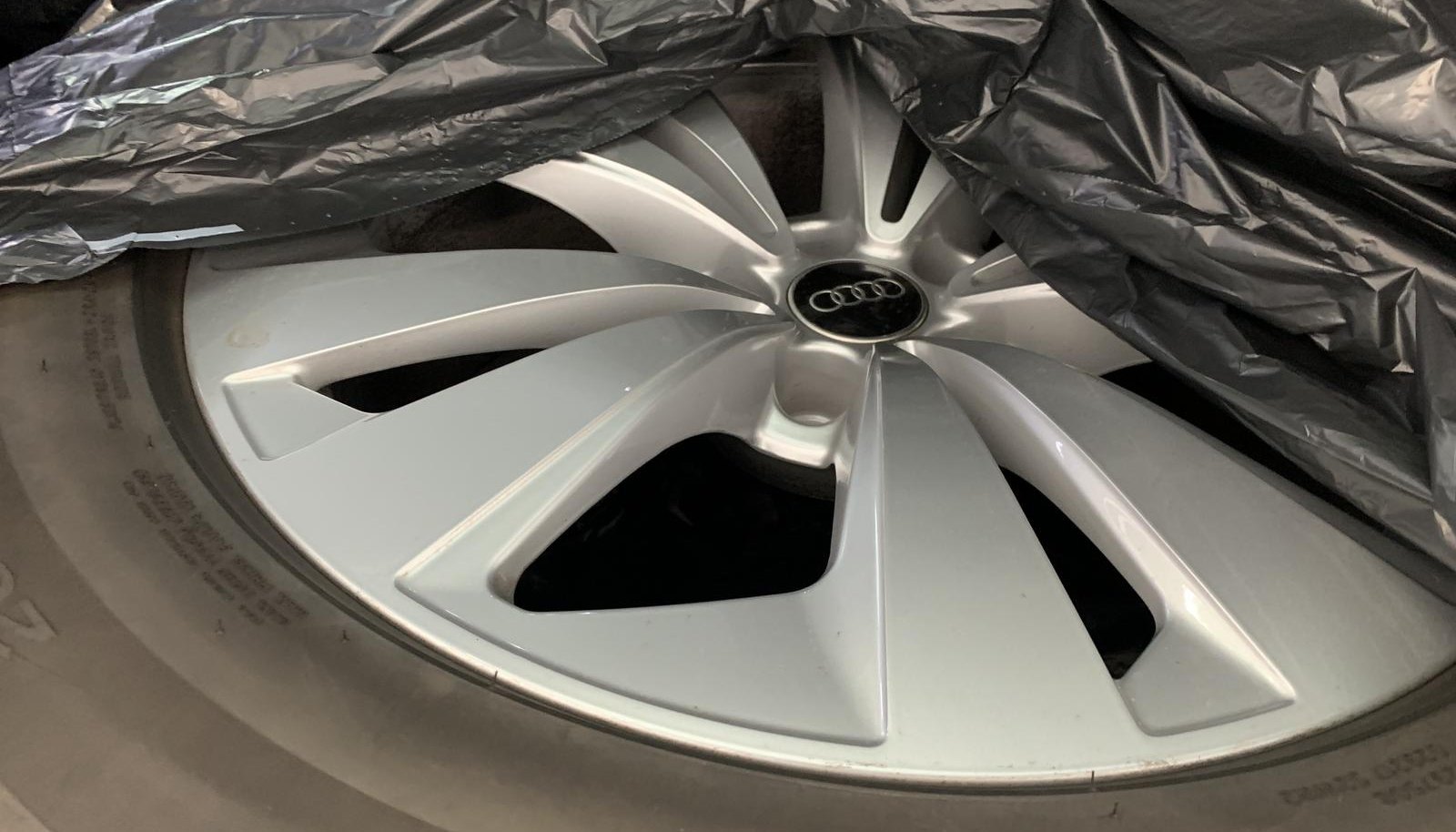 Audi Q8 S-Line Quattro 8