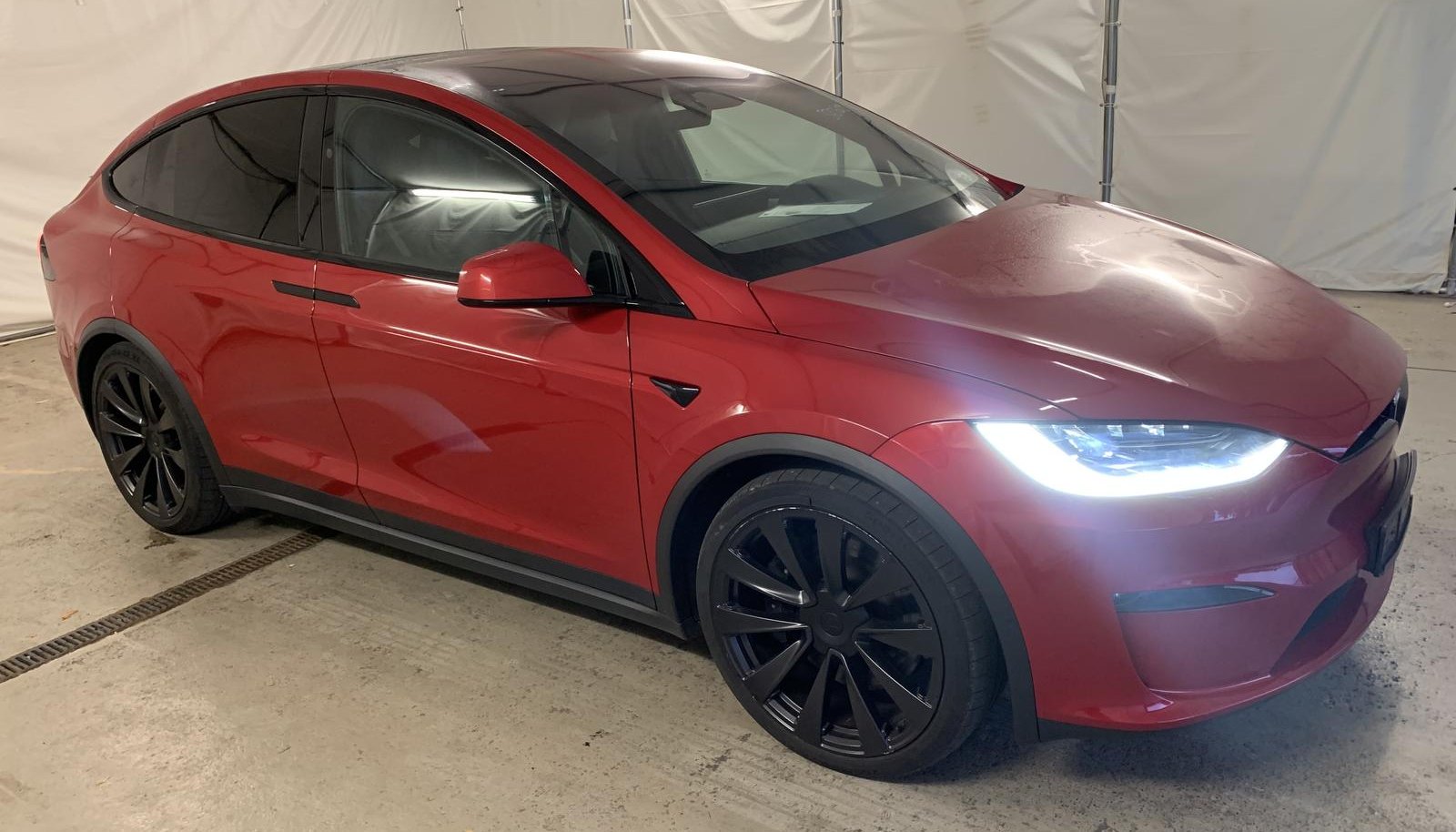 Tesla Model X Plaid 2