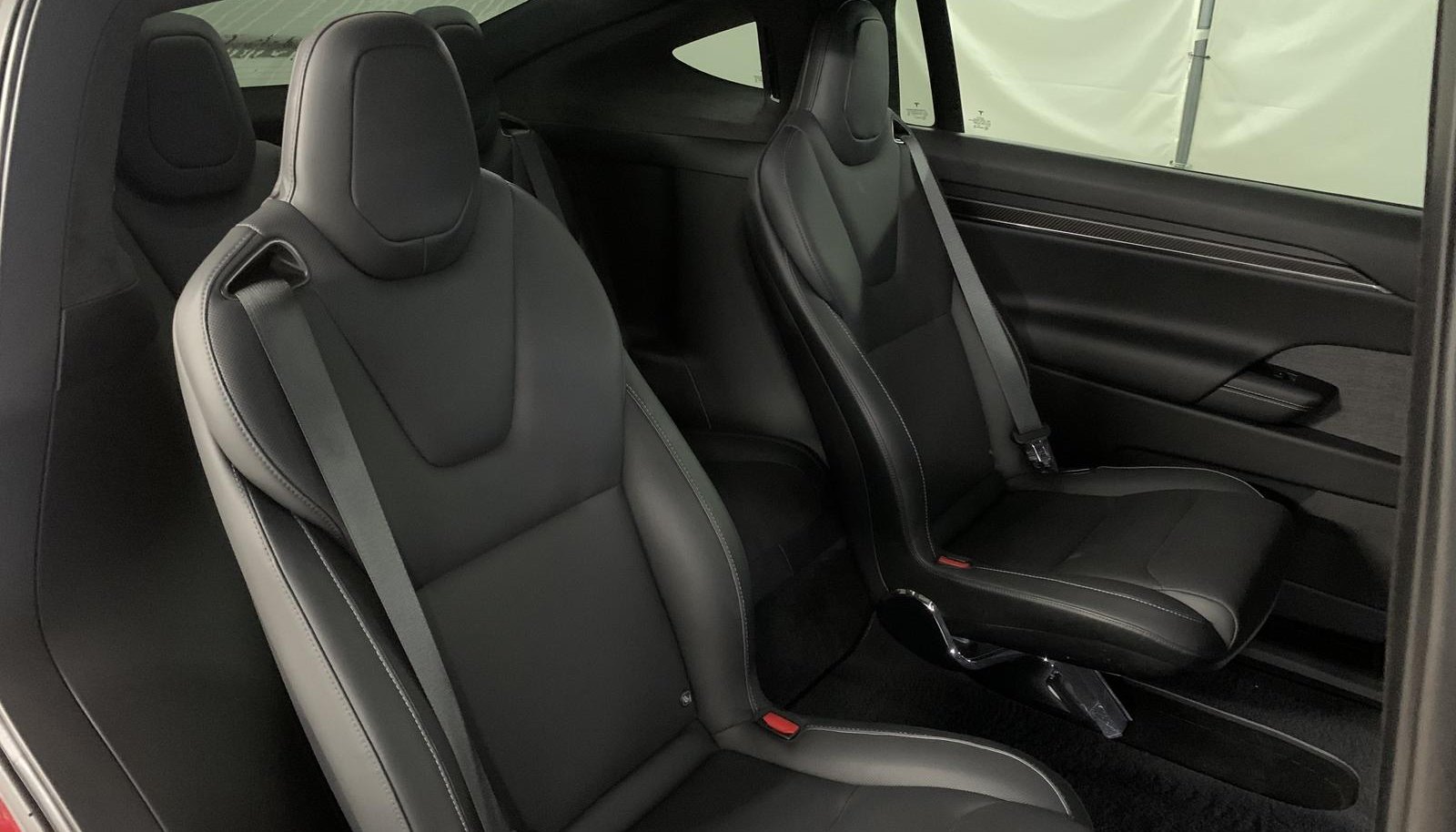 Tesla Model X Plaid 4