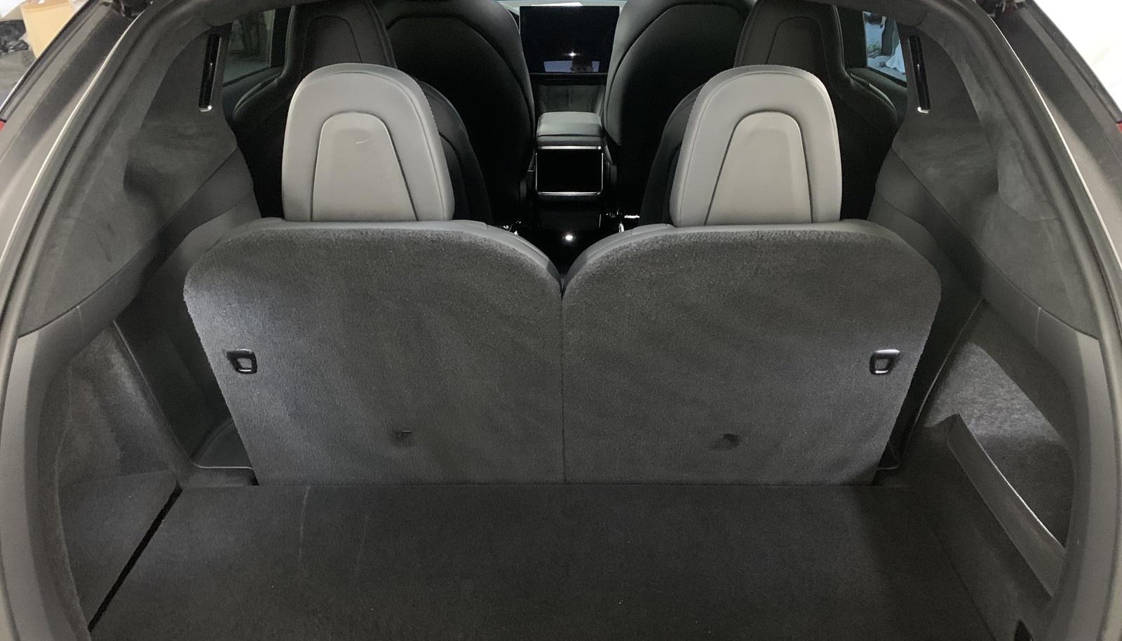 Tesla Model X Plaid 7