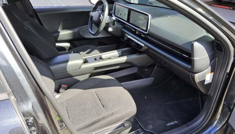 Hyundai Ioniq 6 EV 58kWh 3