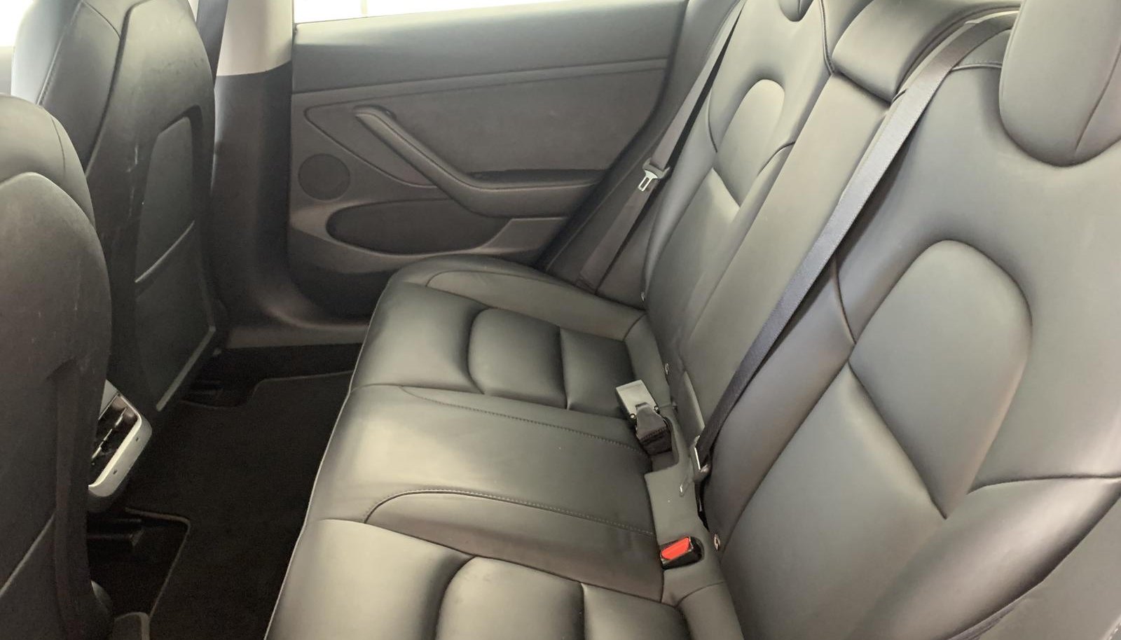 Tesla Model 3 Long Range Dual AWD 8