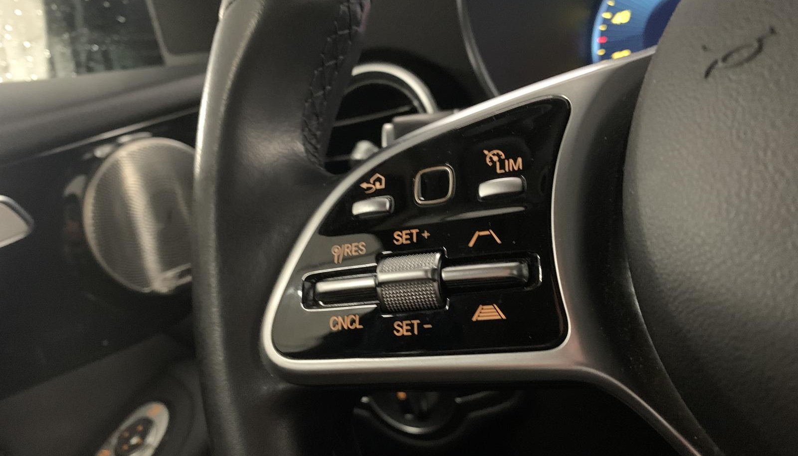 Mercedes-Benz GLC GLC 300 e 4Matic 12