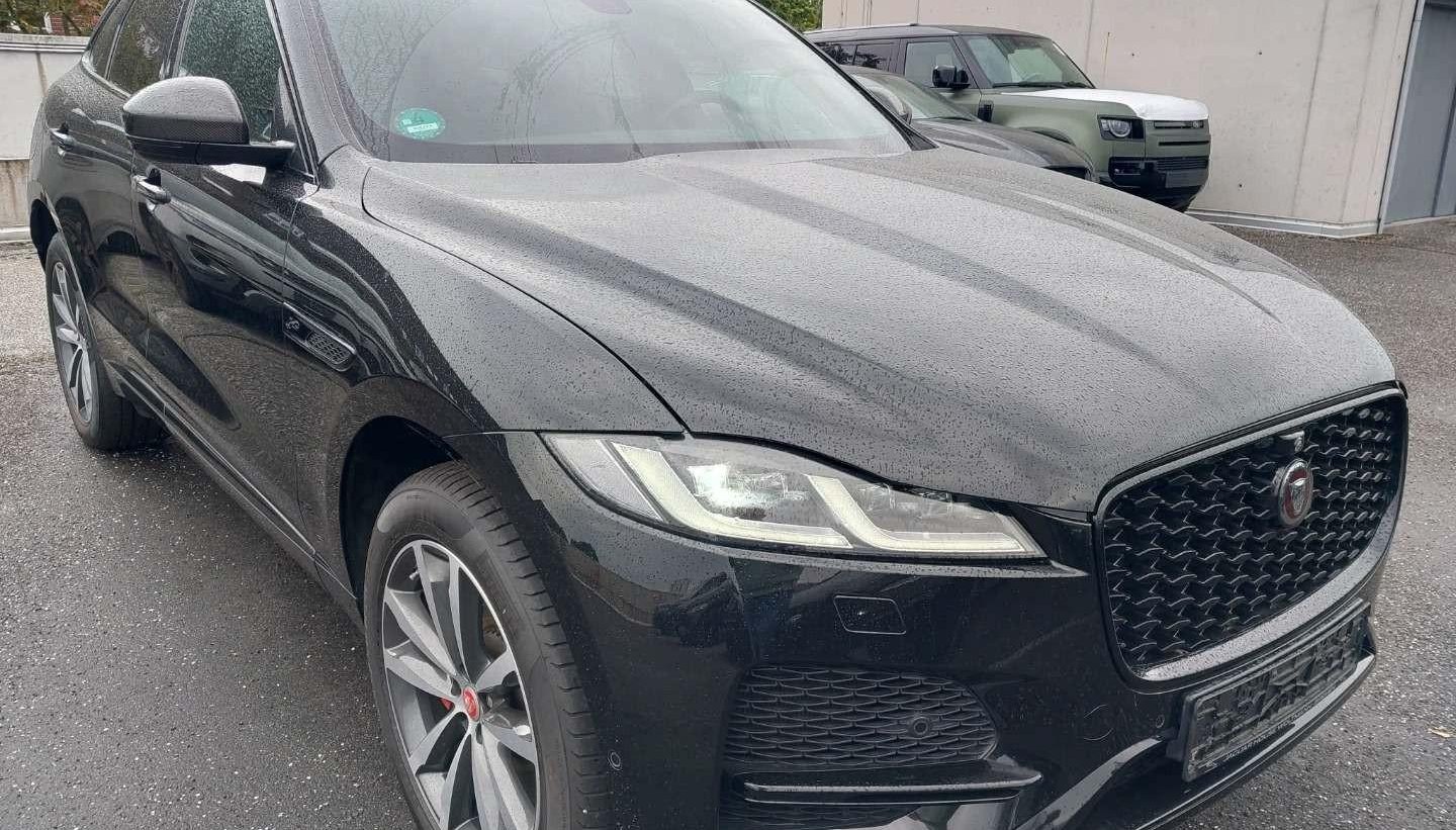 Jaguar F-Pace S AWD Plug-In Hybrid 8