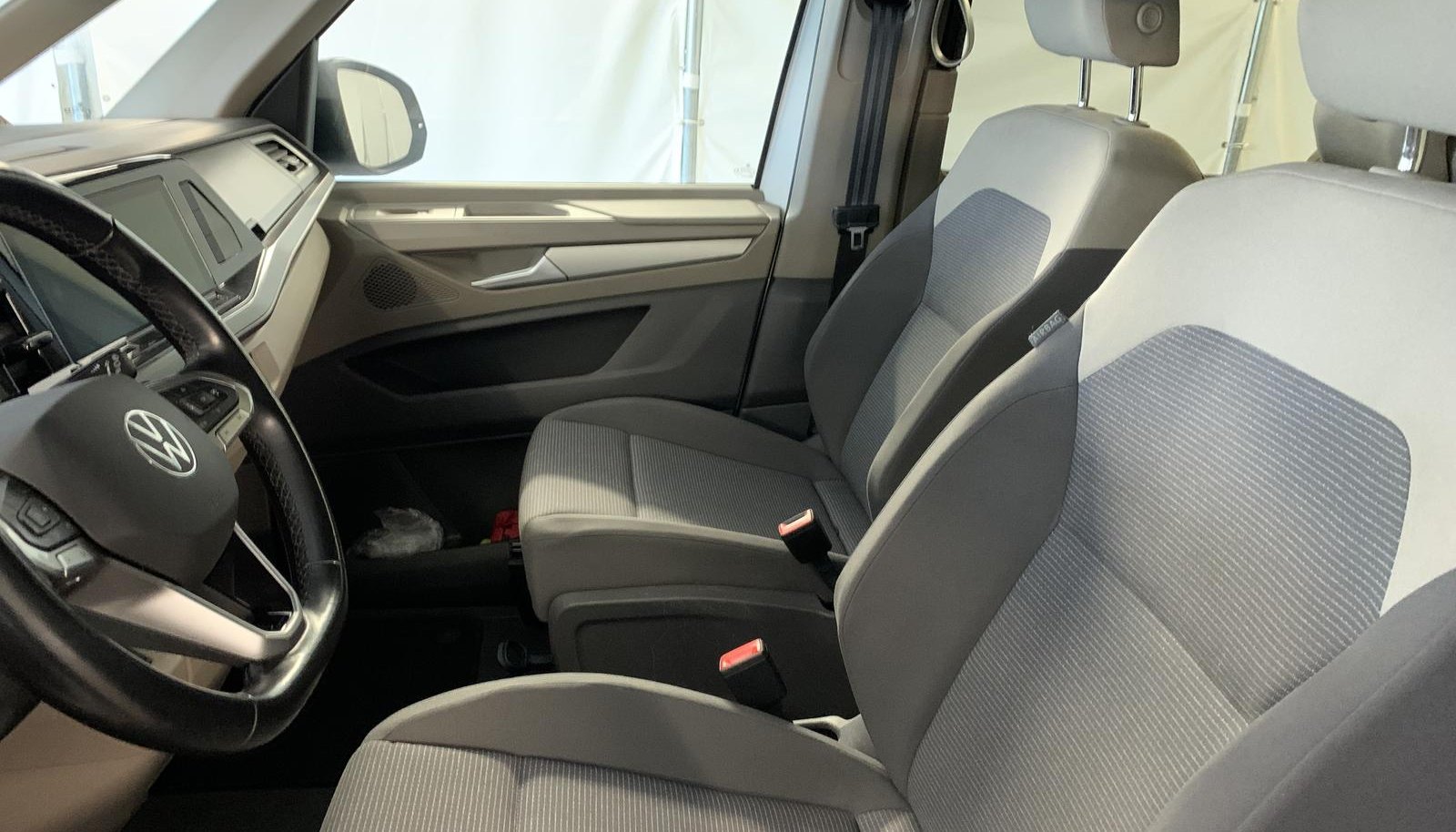 Volkswagen Multivan Basis 10