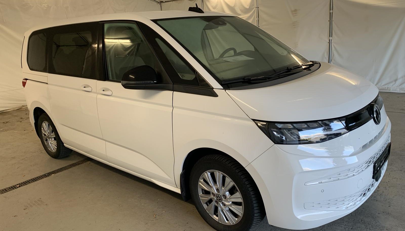 Volkswagen Multivan Basis 2