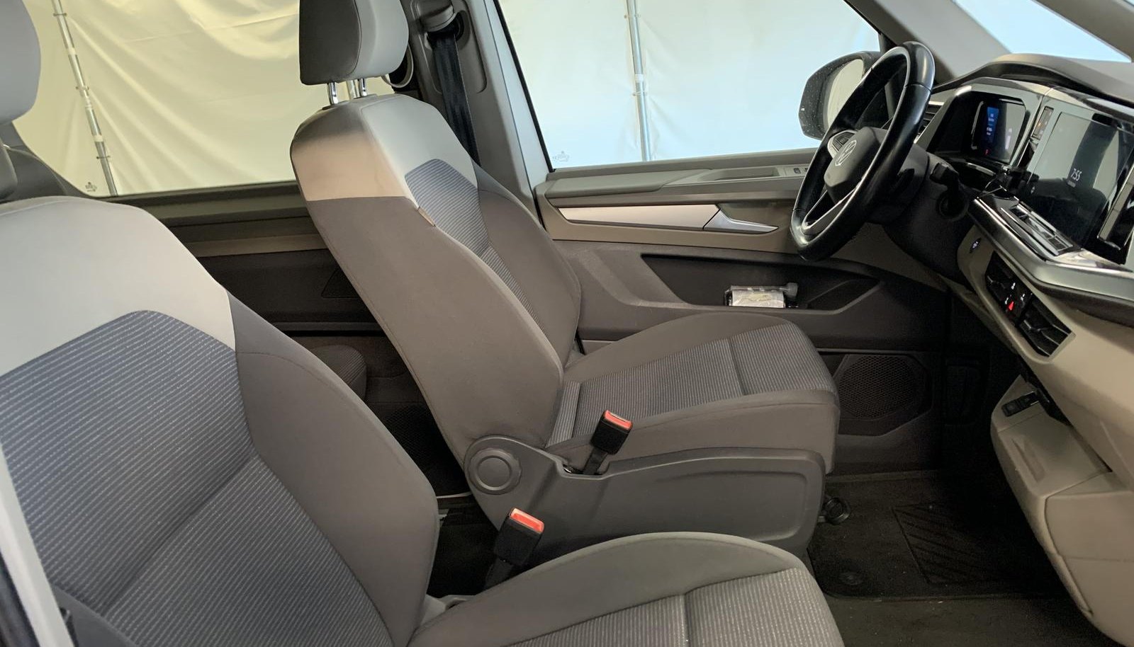 Volkswagen Multivan Basis 3