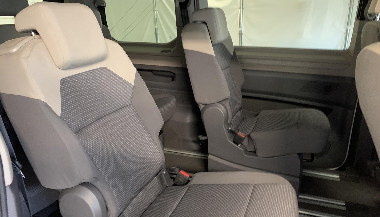 Volkswagen Multivan Basis 4
