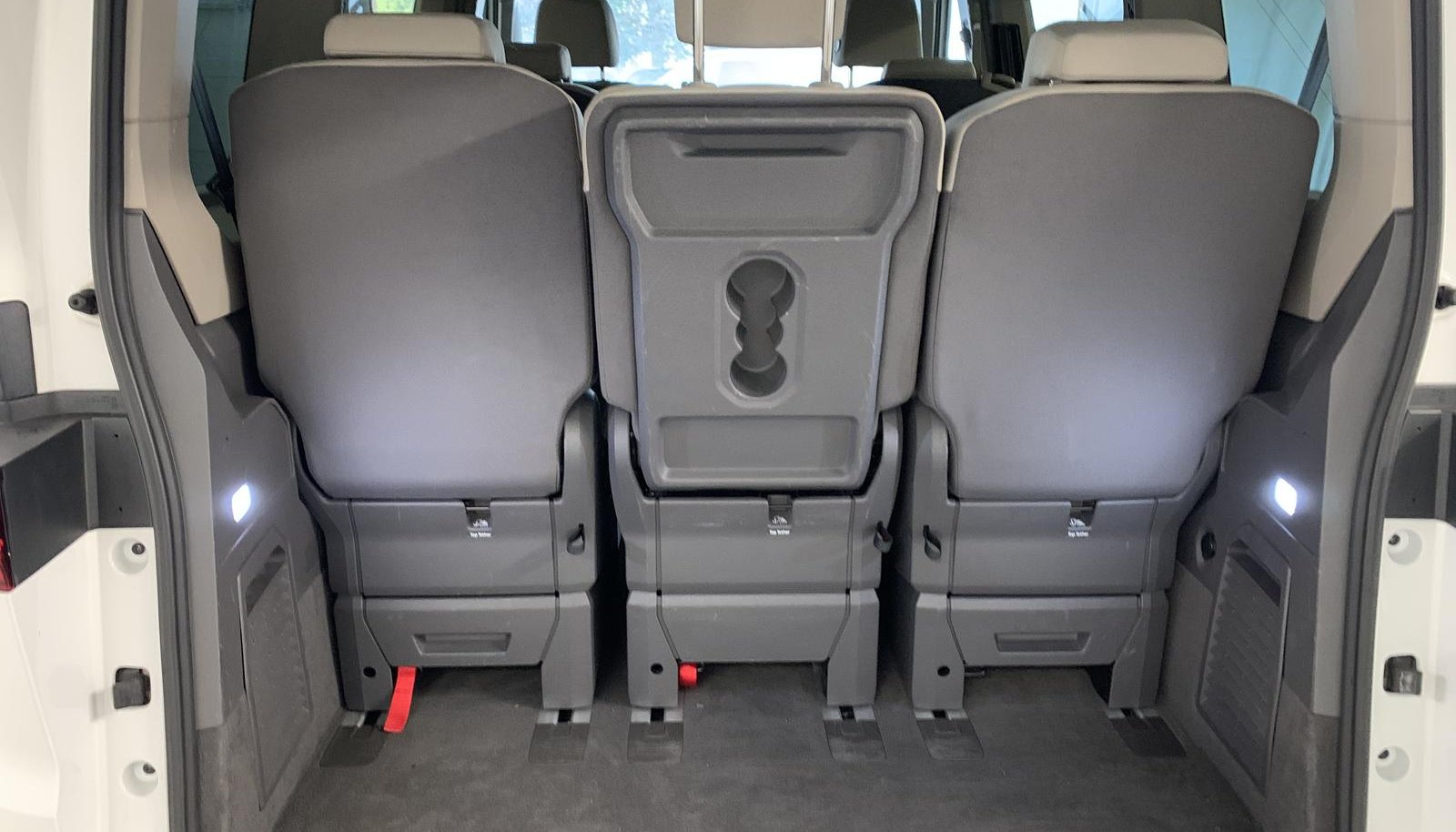 Volkswagen Multivan Basis 7