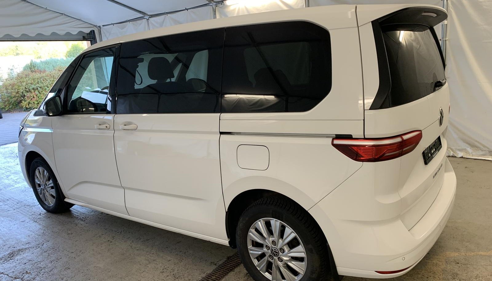 Volkswagen Multivan Basis 8