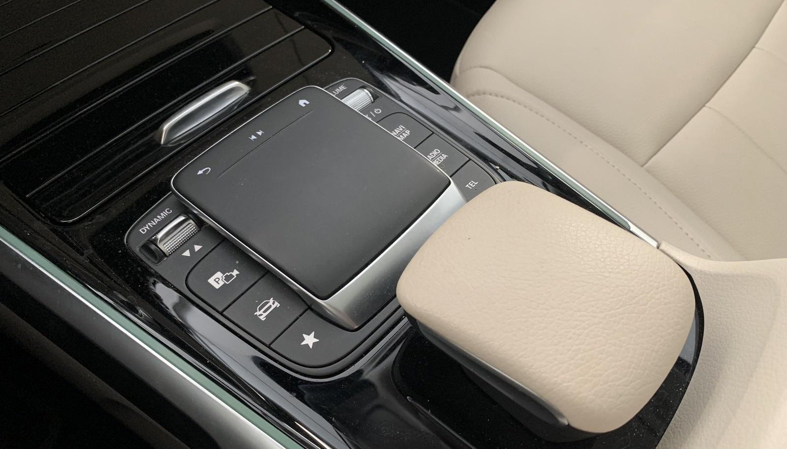 Mercedes-Benz EQB EQB 250+ 11