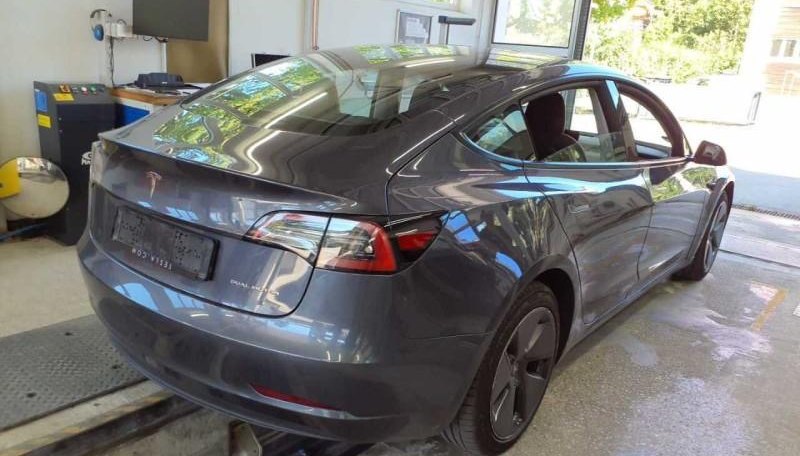 Tesla Model 3 Long Range Dual AWD 4
