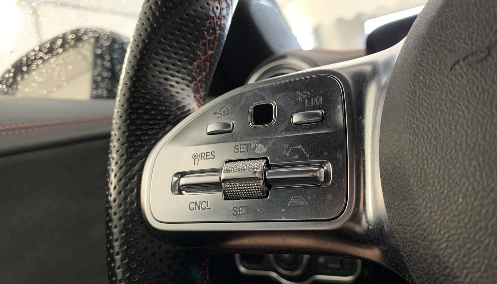 Mercedes-Benz CLA AMG Line 11