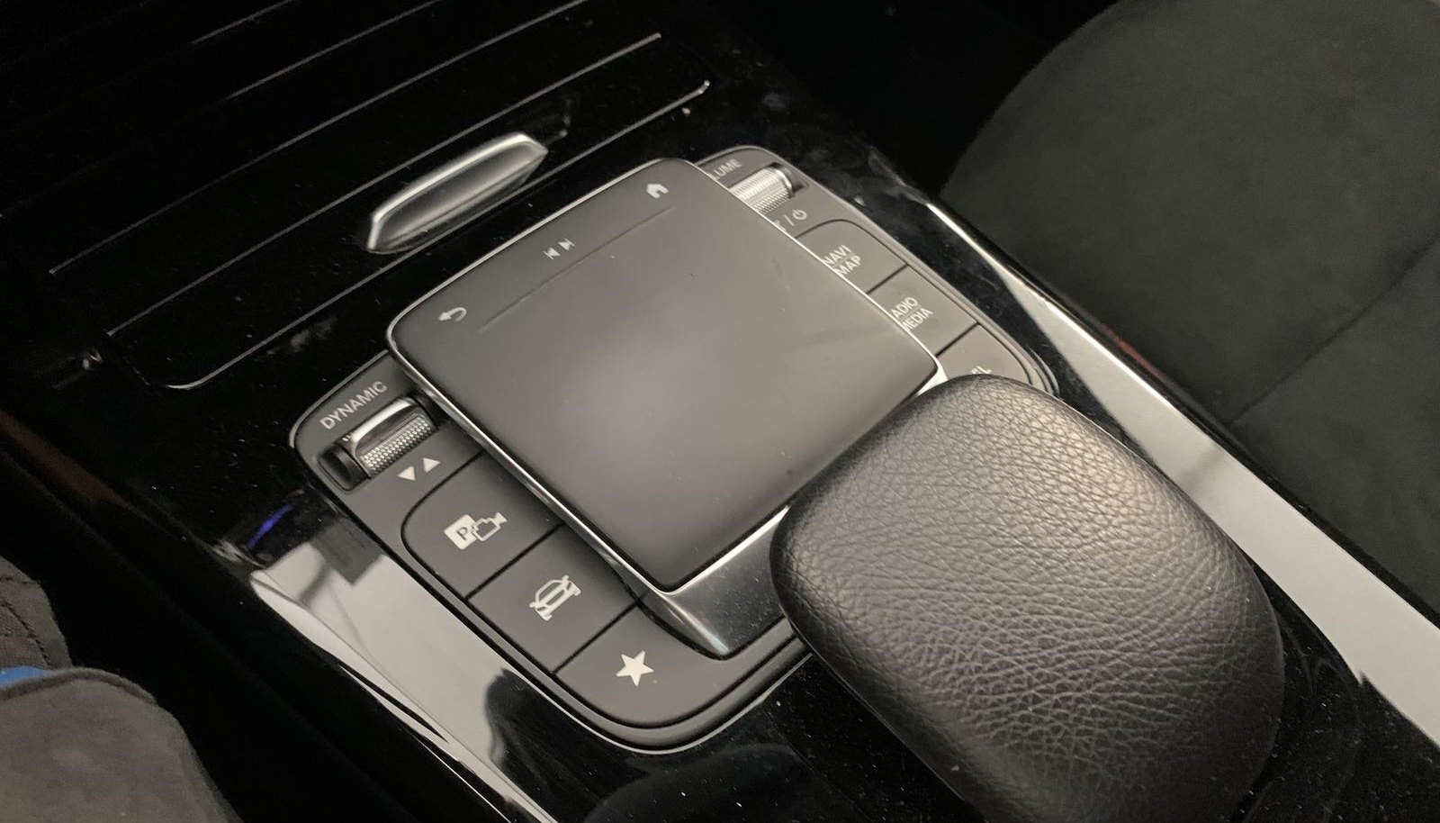 Mercedes-Benz CLA AMG Line 12