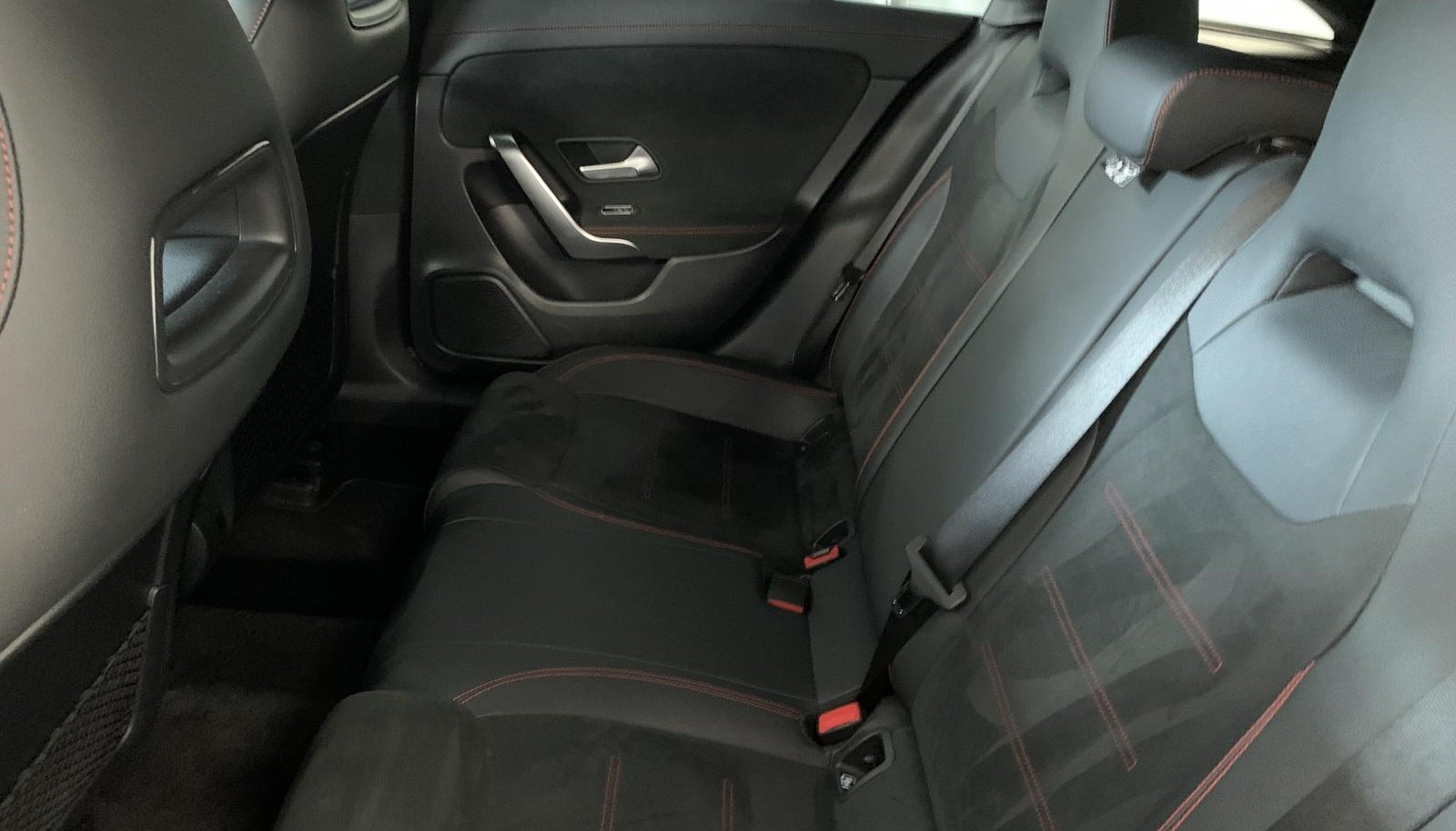 Mercedes-Benz CLA AMG Line 8