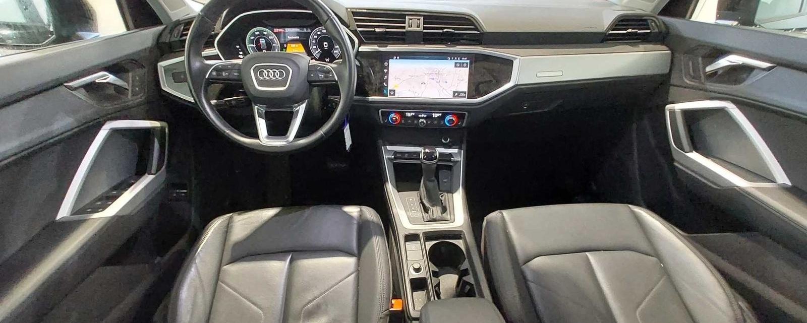 Audi Q3 45 TFSI e basis 4