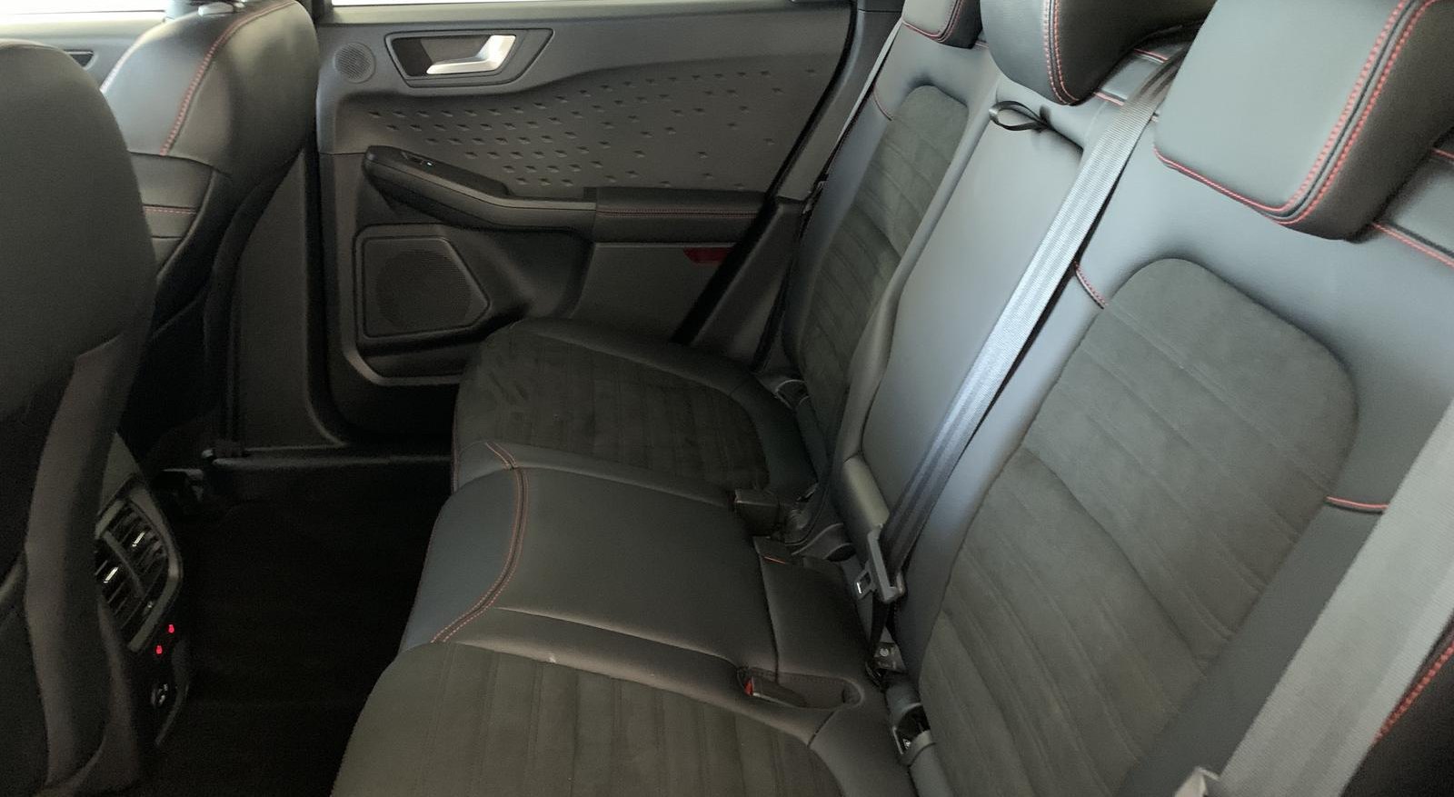 Ford Kuga Plug-In Hybrid ST-Line X 10