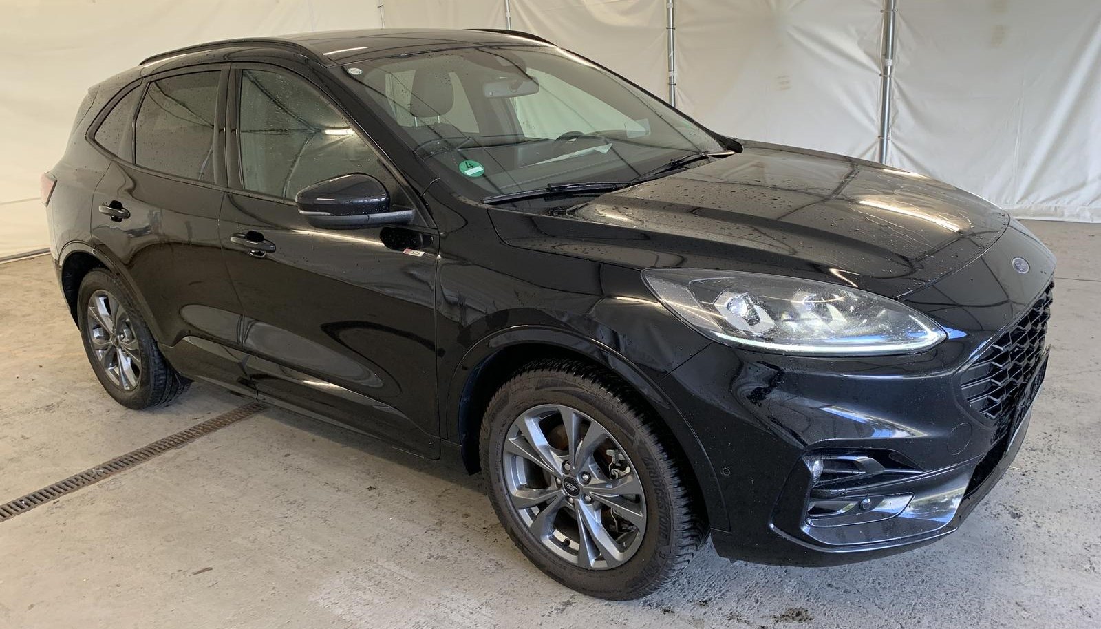 Ford Kuga Plug-In Hybrid ST-Line X 2