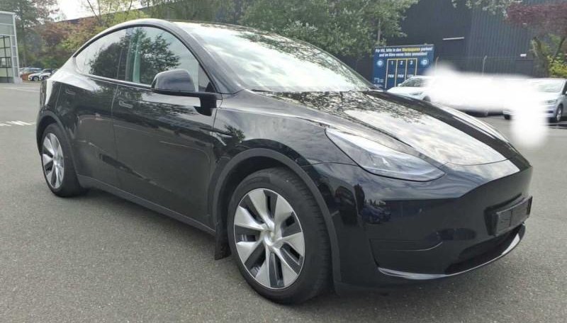 Tesla Model Y Basis RWD 4