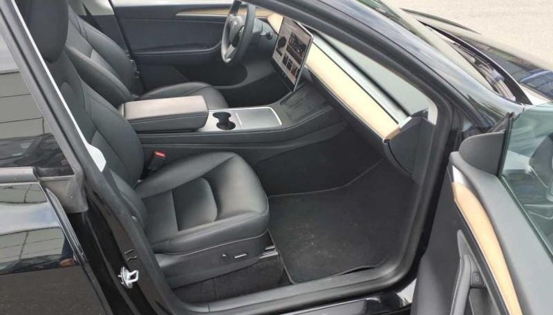 Tesla Model Y Basis RWD 5