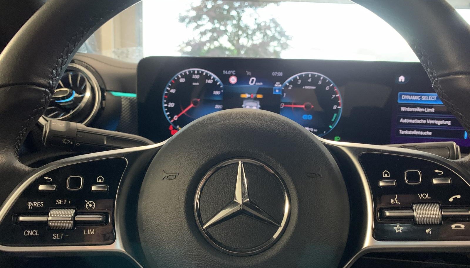 Mercedes-Benz CLA Progressive 12