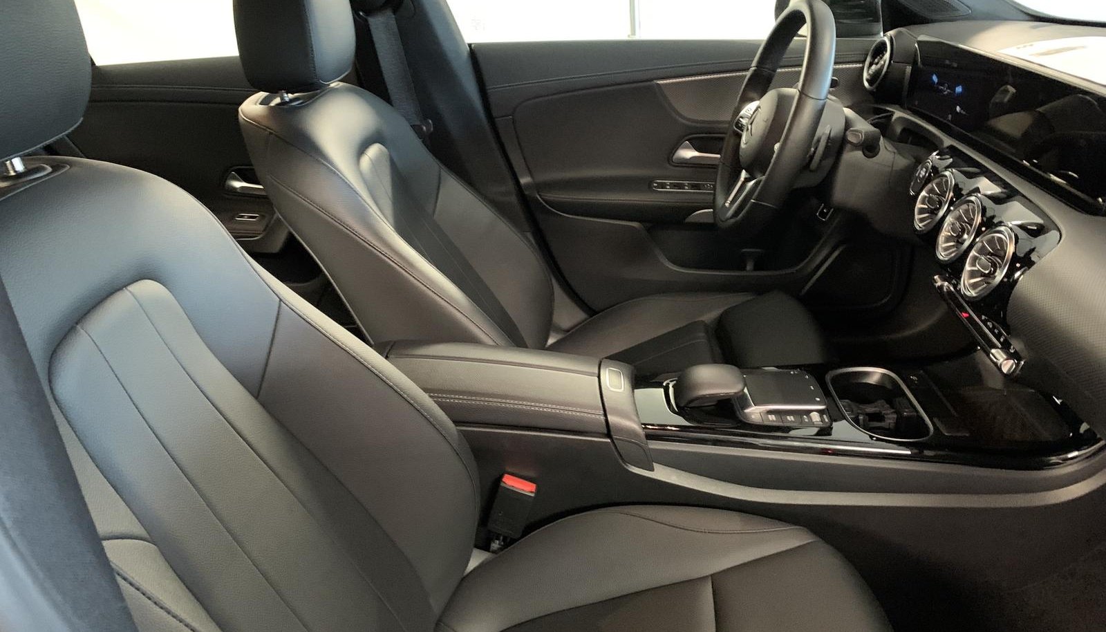 Mercedes-Benz CLA Progressive 3