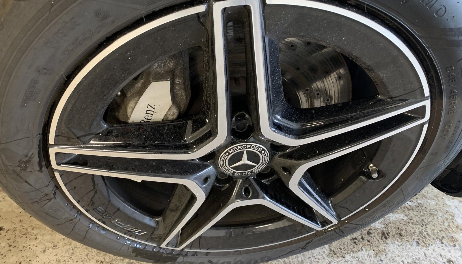 Mercedes-Benz E AMG LINE 3