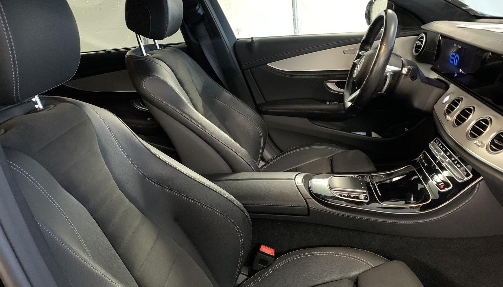 Mercedes-Benz E AMG LINE 4