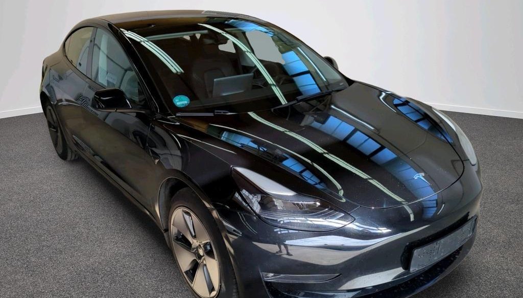 Tesla Model 3 Long Range RWD 2