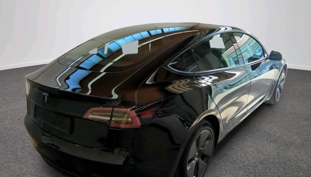 Tesla Model 3 Long Range RWD 4