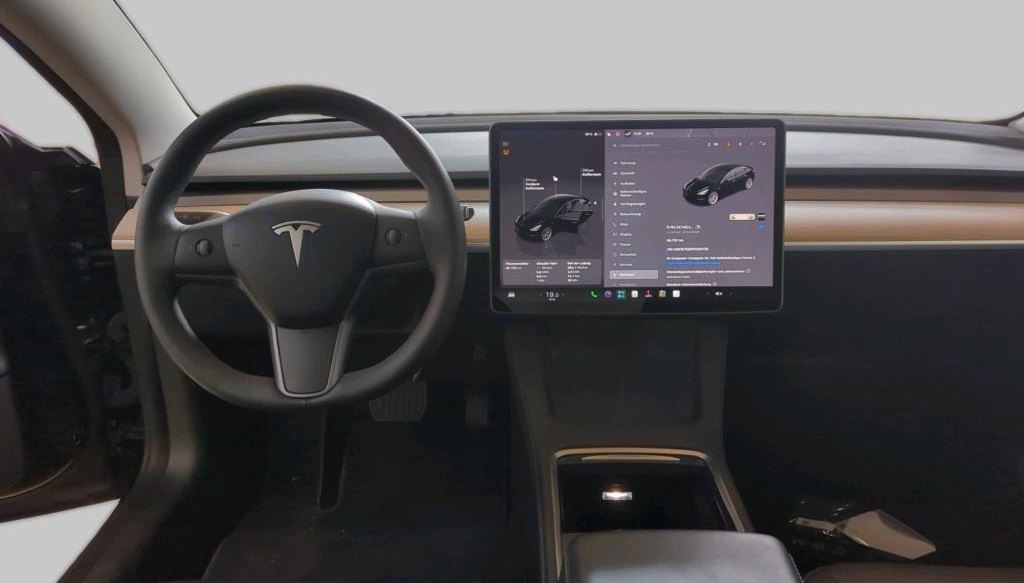 Tesla Model 3 Long Range RWD 7