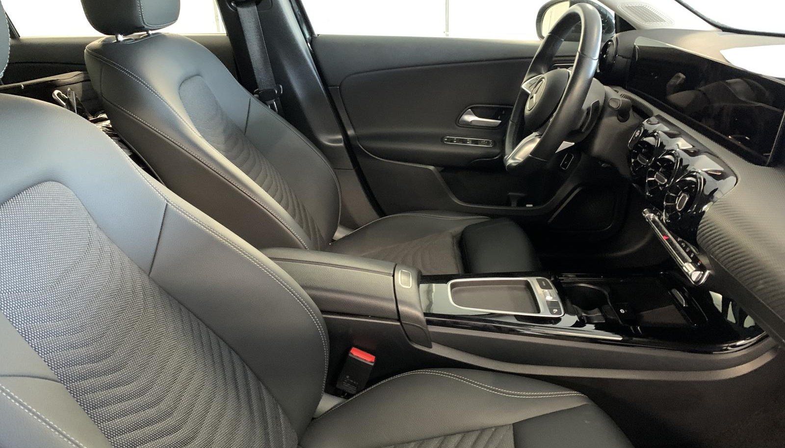 Mercedes-Benz A A 250 e 3