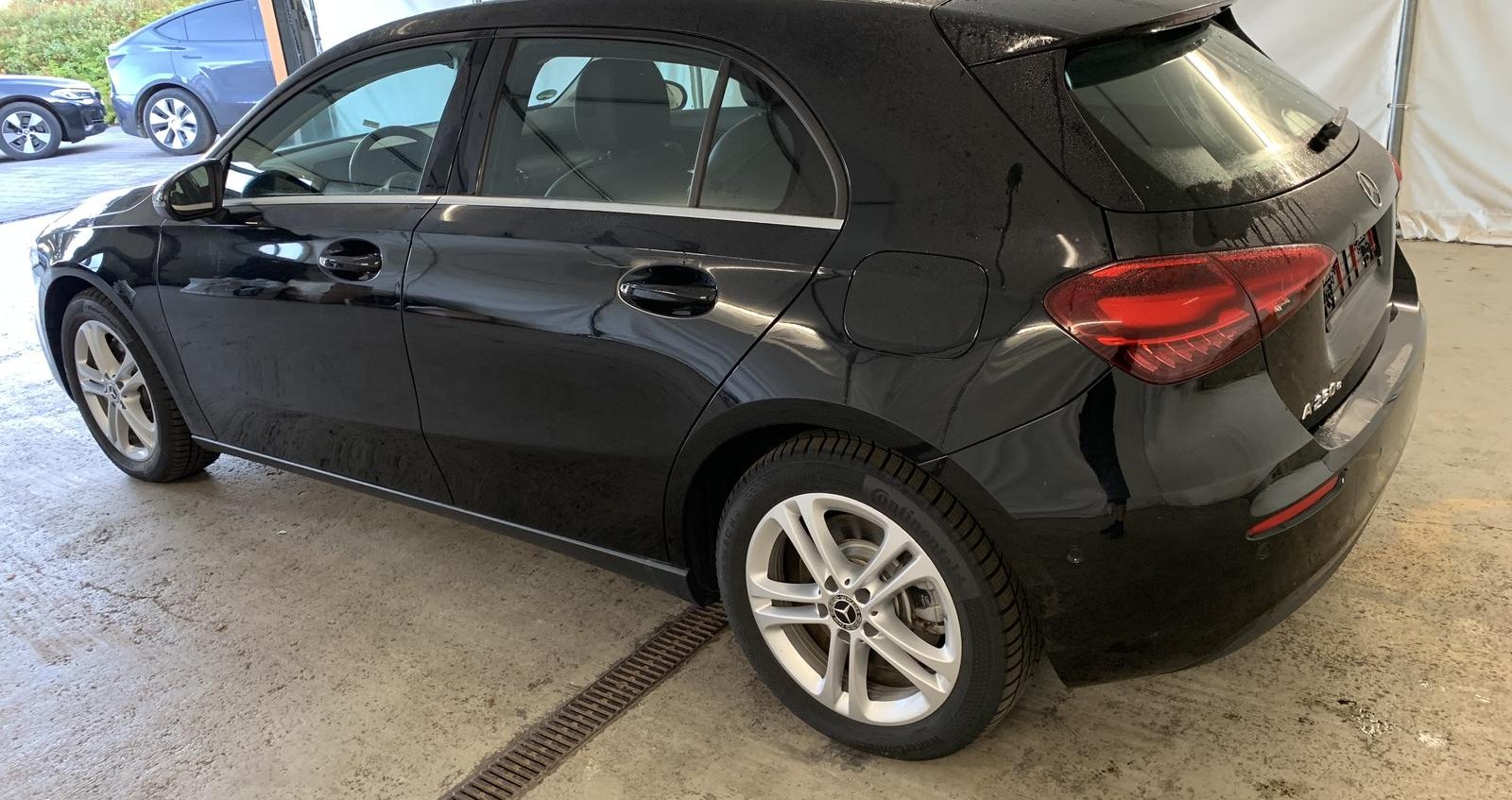 Mercedes-Benz A A 250 e 6
