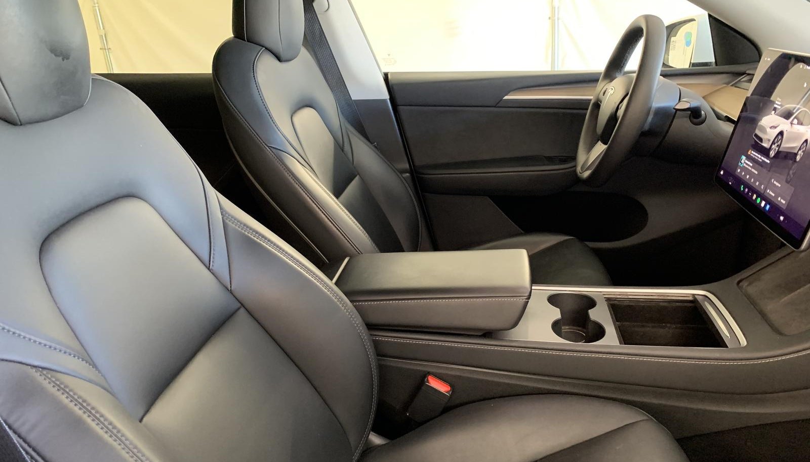 Tesla Model Y Long Range Dual AWD 3