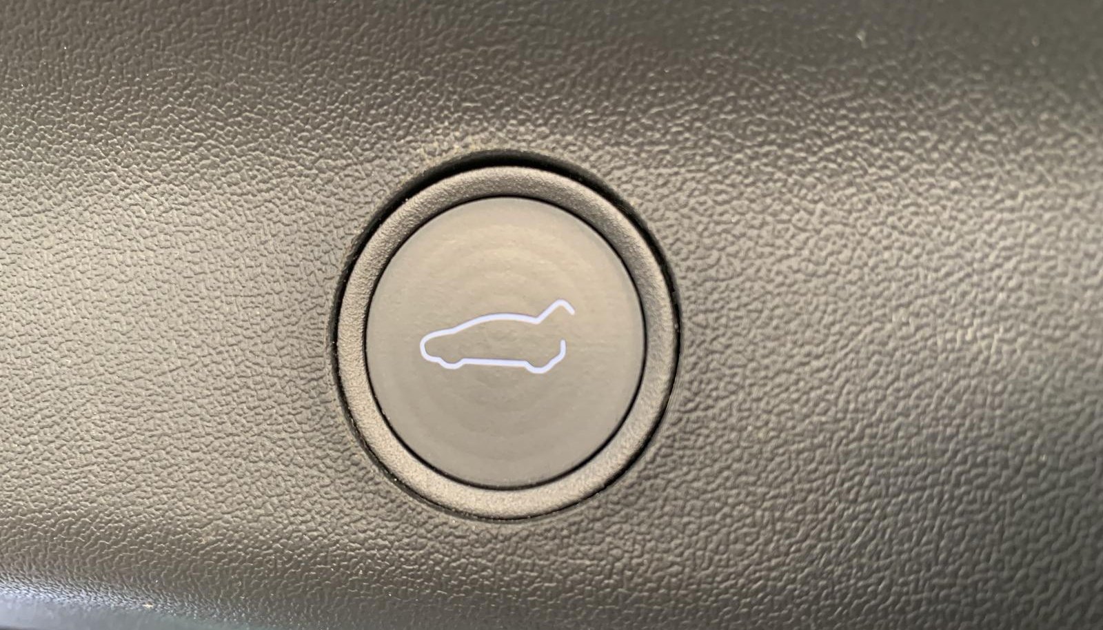Tesla Model Y Long Range Dual AWD 6