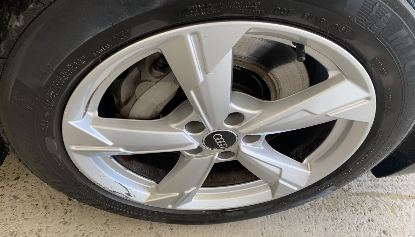 Audi A6 Sport 3
