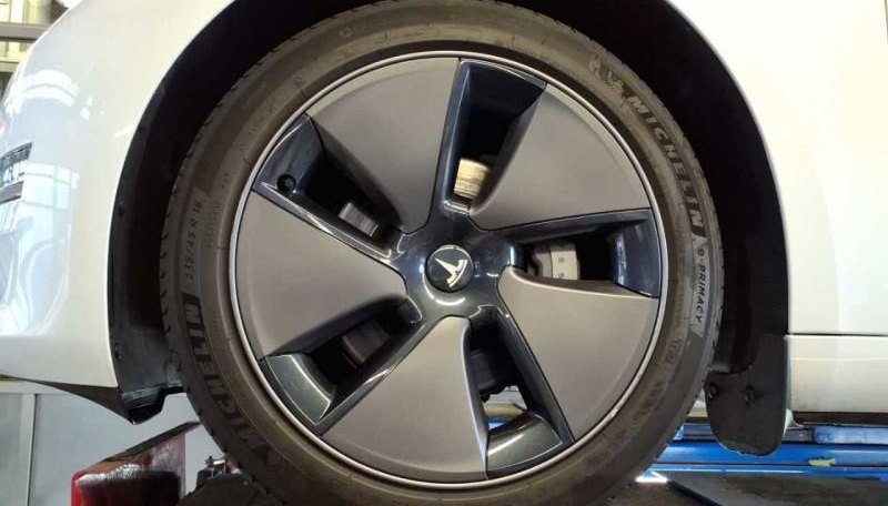 Tesla Model 3 Long Range RWD 3