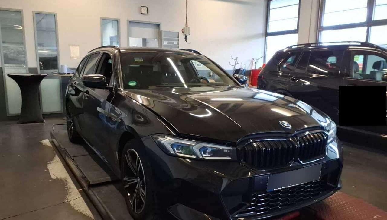 BMW 3 330 e xDrive M Sport 9