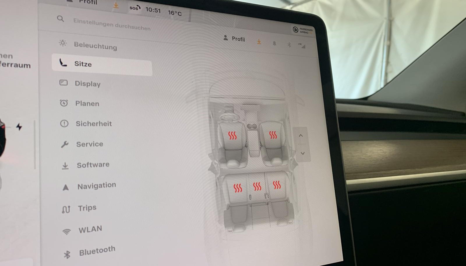 Tesla Model Y Long Range Dual AWD 11