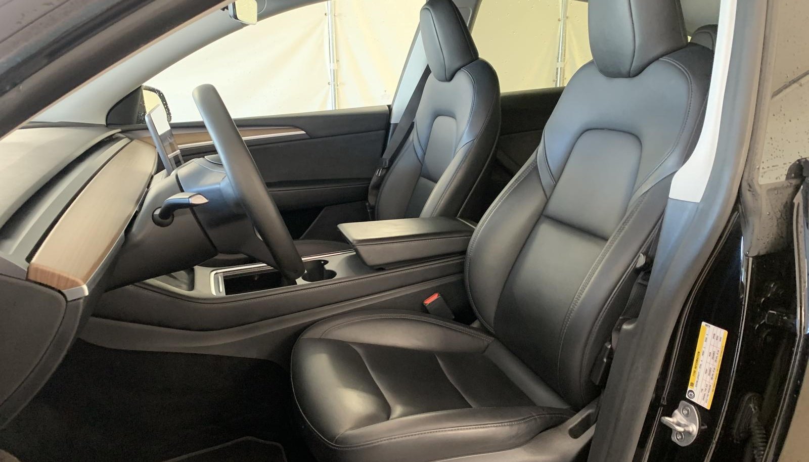 Tesla Model Y Long Range Dual AWD 5