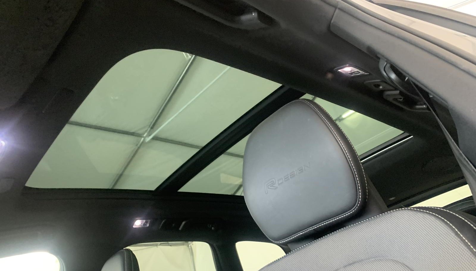 Volvo XC60 T8 R Design 6