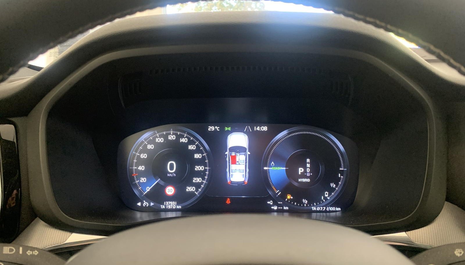Volvo XC60 T8 R Design 9