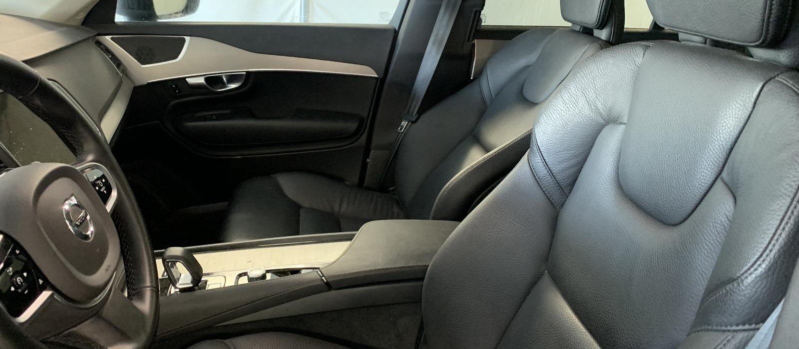 Volvo XC90 T8 Core Recharge AWD 9