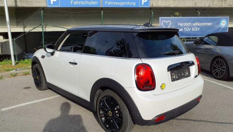 Mini Cooper Cooper SE Classic Trim 11