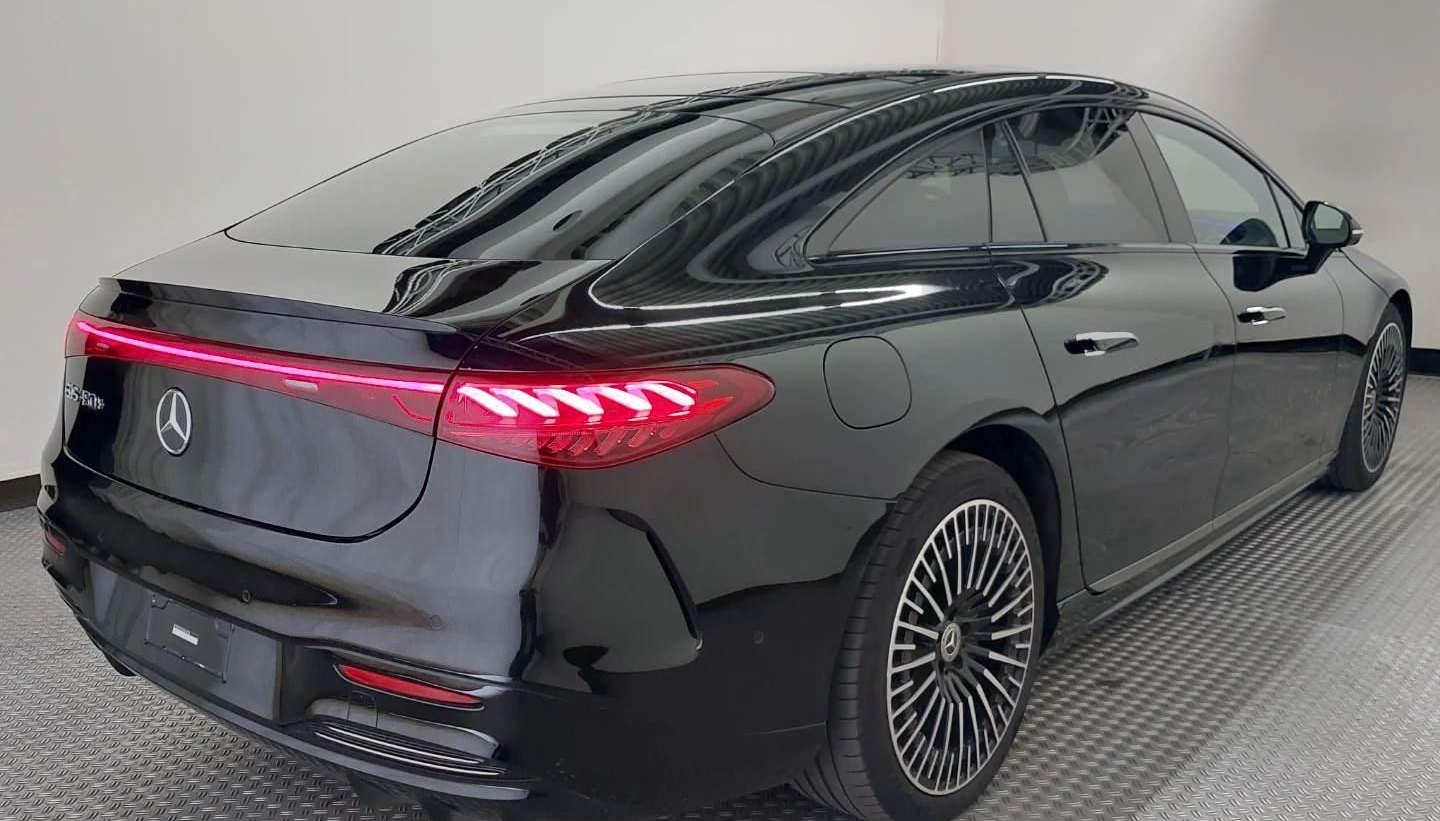Mercedes-Benz EQS AMG Line + Avantgarde 4