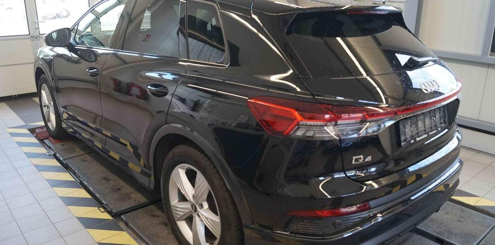 Audi Q4 S-Line 5