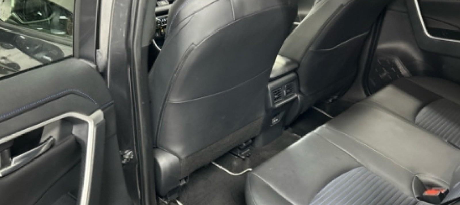 Toyota RAV Style 11
