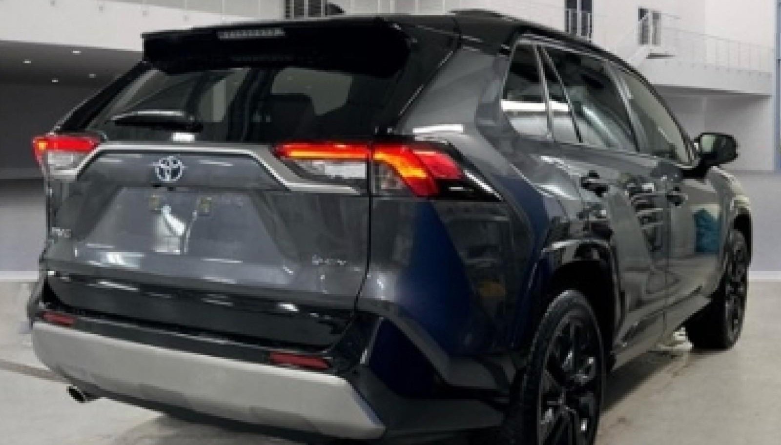 Toyota RAV Style 4