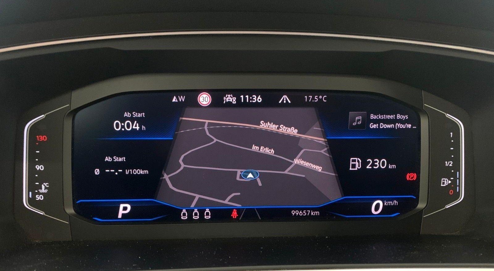 Volkswagen Tiguan R-Line 4Motion 10