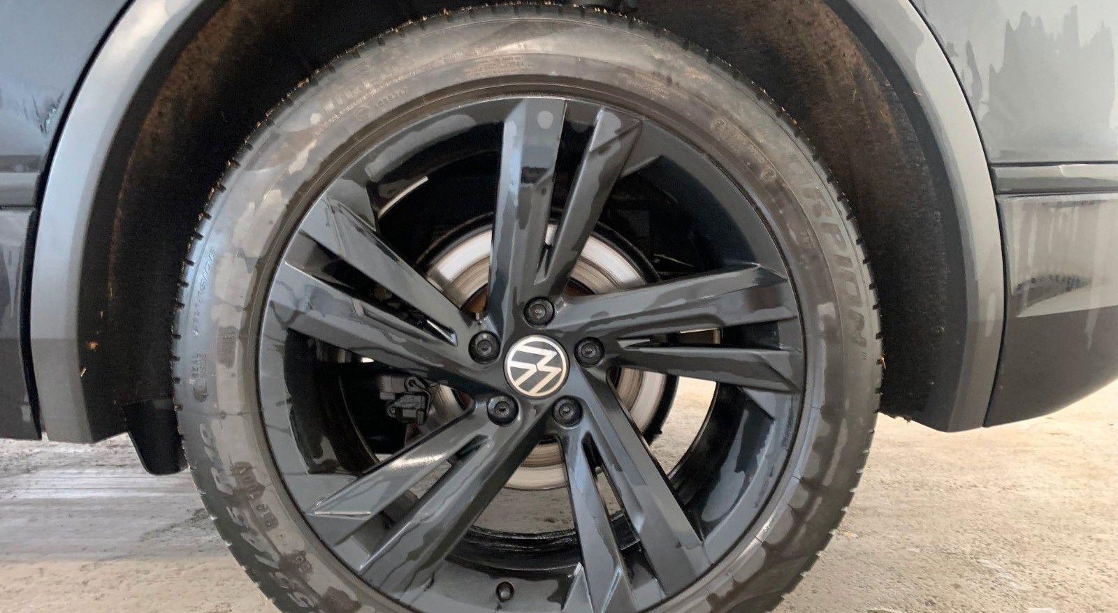 Volkswagen Tiguan R-Line 4Motion 5